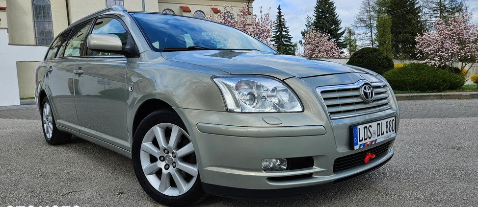 Toyota Avensis cena 15999 przebieg: 195236, rok produkcji 2005 z Wysokie Mazowieckie małe 211